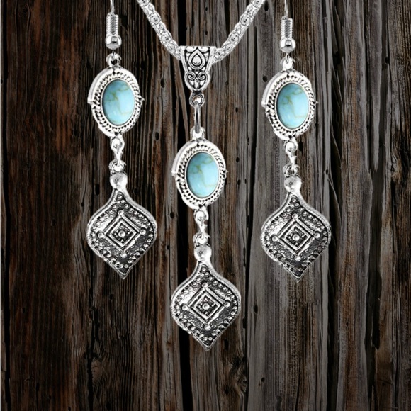 Turquoise Set Pendant Necklace & Earrings. Western,Retro,Vintage Jewelry Gifts - Picture 2 of 10